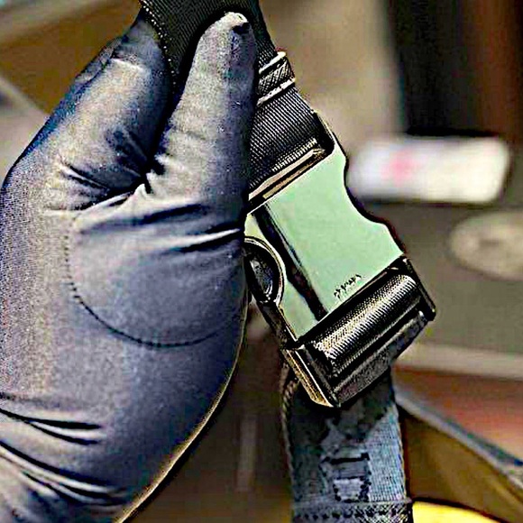 Authentic Prada 21 AW Black Nylon & Leather Re- Backpack/Bodybag w/ Pouch - Picture 5 of 7